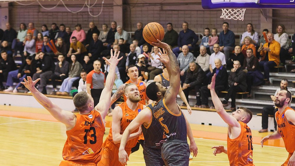 Команда «ЧБК» в баскетбольном триллере уступила клубу «Темп-СУМЗ» в Суперлиге