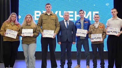 Челябинские студенты впервые поехали работать на КАМАЗ