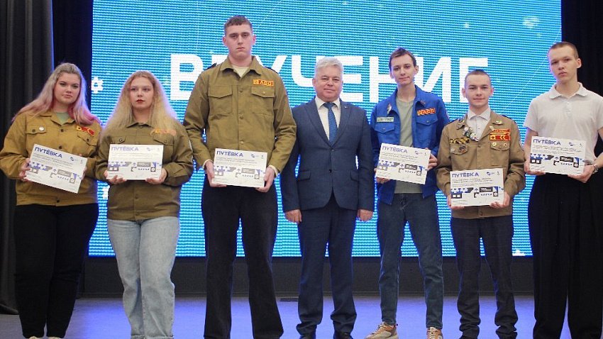 Челябинские студенты впервые поехали работать на КАМАЗ