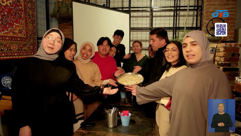 Для иностранных студентов Челябинска провели мастер-класс по приготовлению русских блюд