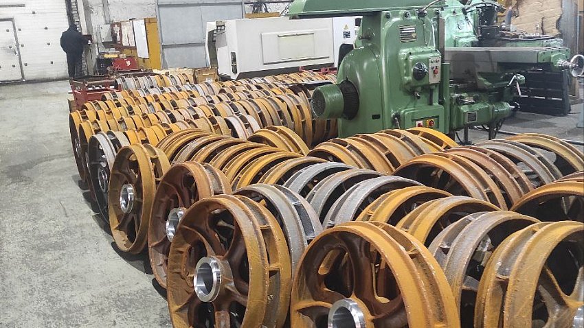 Челябинский завод с помощью льготного займа наладит выпуск деталей для гусеничной техники