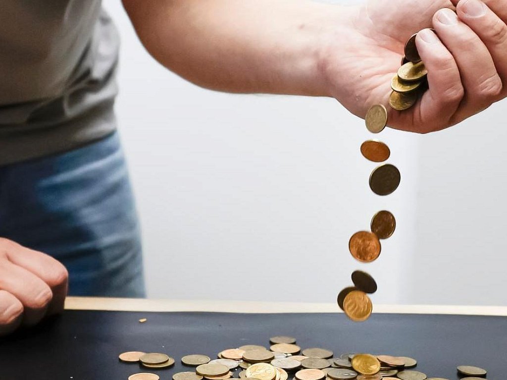 В 2026 году челябинцы планируют накопить в среднем 329 тысяч рублей