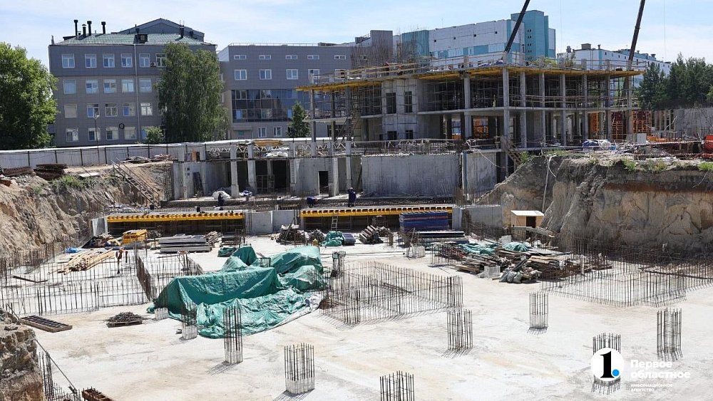 Минстрой обозначил работы в медцентре Магнитогорска и больнице Челябинска весной