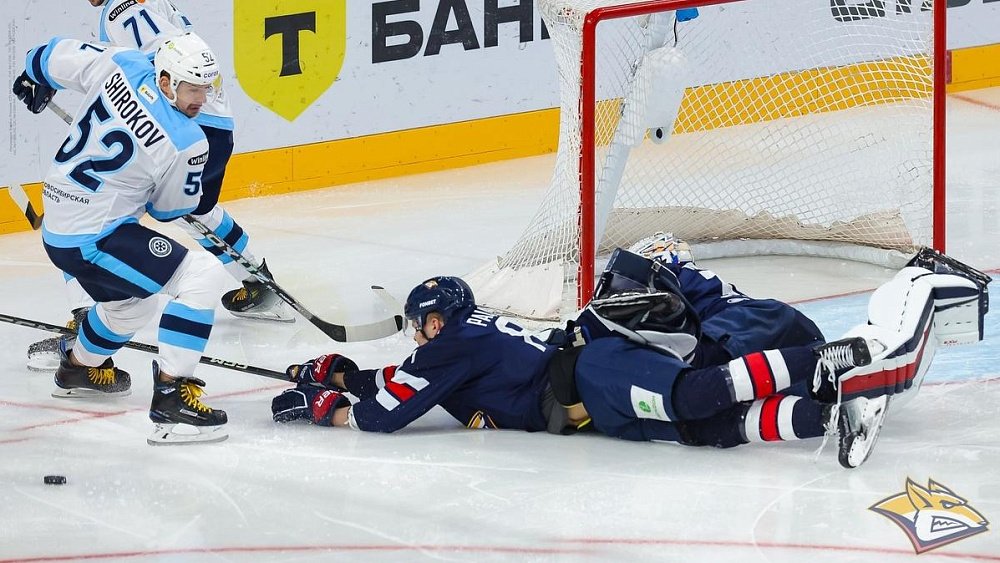 «Металлург» уступил «Сибири» и прервал серию из 8 побед кряду в КХЛ