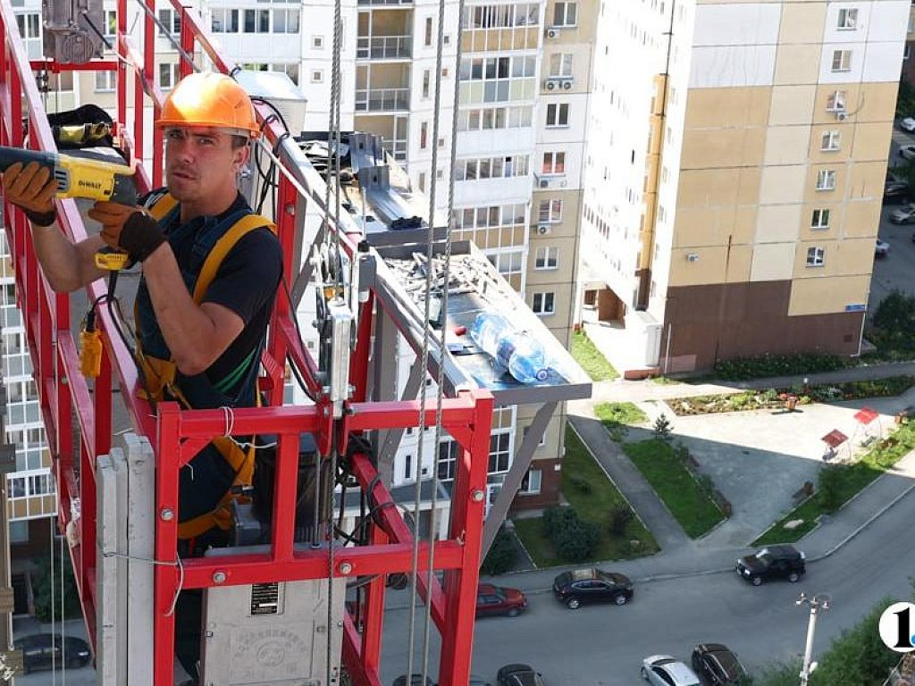 В Челябинске строители возглавили топ услуг, где бизнес нанимает самозанятых