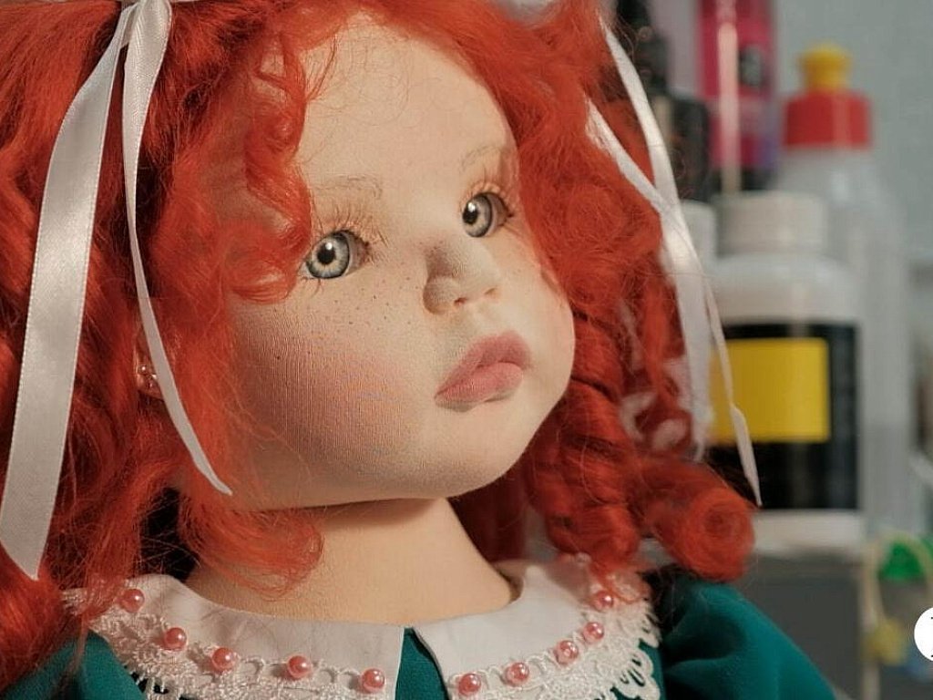 Челябинская пенсионерка «оживляет» самодельных кукол с помощью ИИ