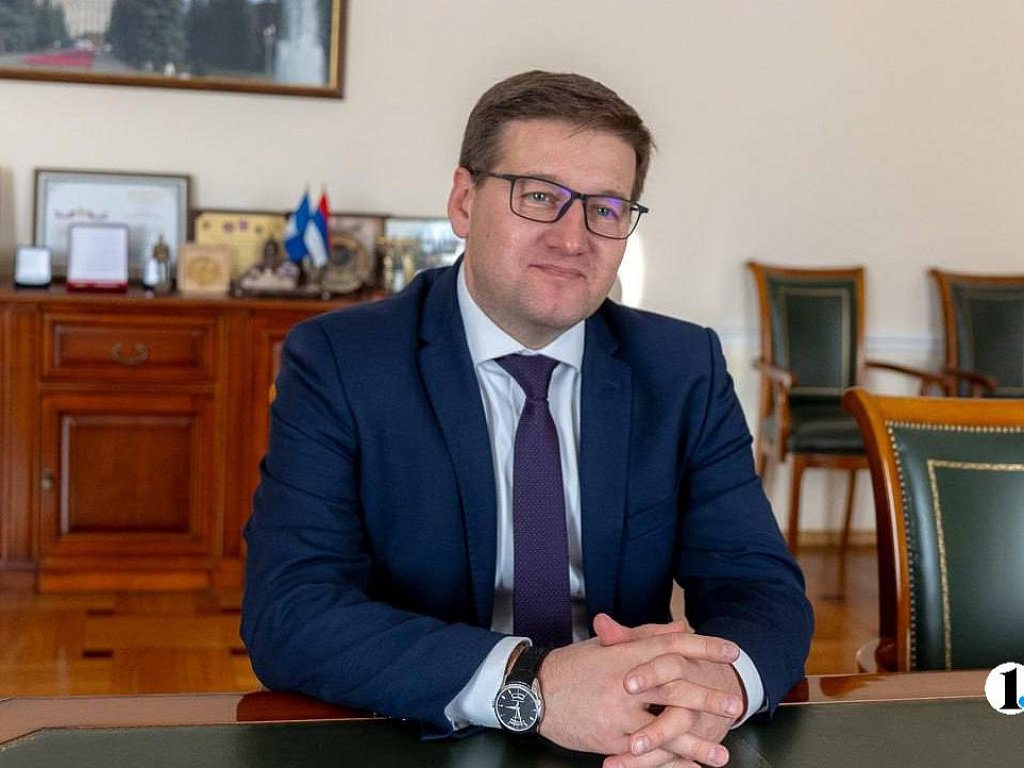 Челябинские студенты попросили у ректора яхту