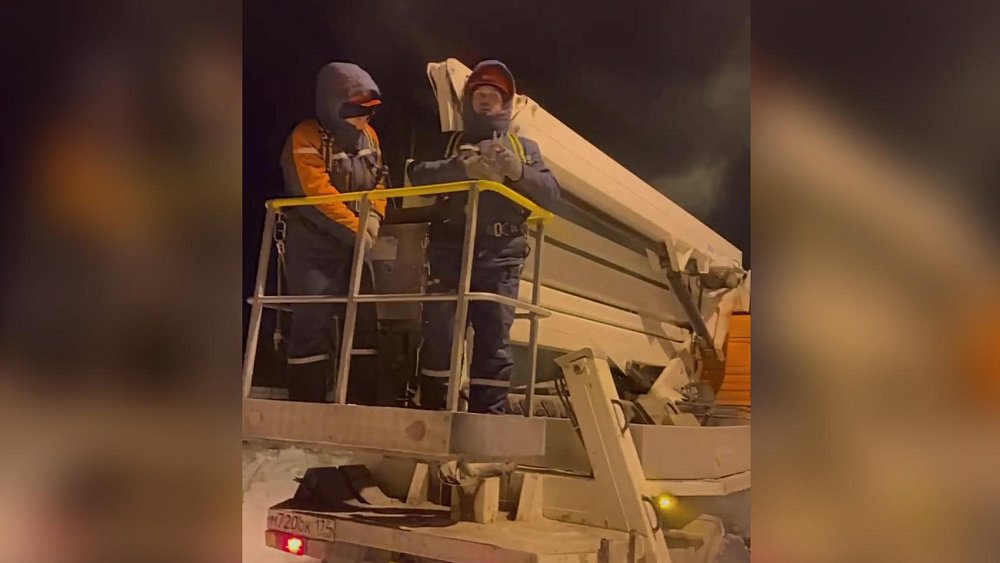 Энергетики круглосуточно дежурят в поселках под Челябинском в морозы