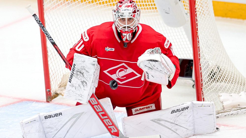 Хоккейный клуб «Трактор» купил у «Спартака» вратаря Дмитрия Николаева