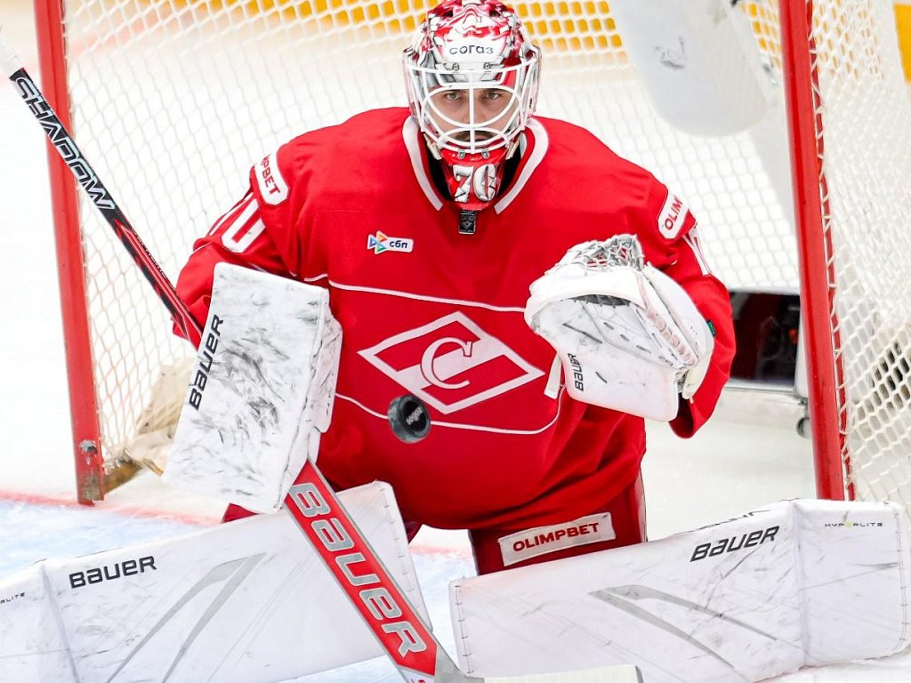 Хоккейный клуб «Трактор» купил у «Спартака» вратаря Дмитрия Николаева