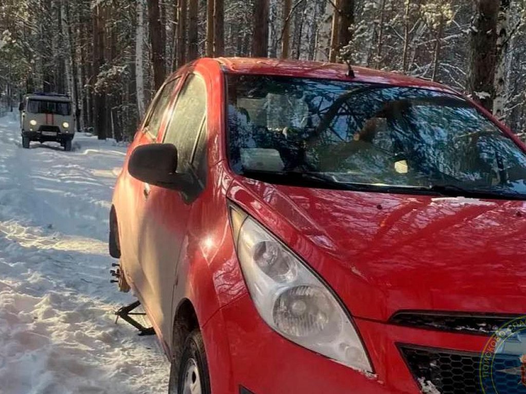 Автомобиль с детьми застрял в мороз в горах под Кыштымом