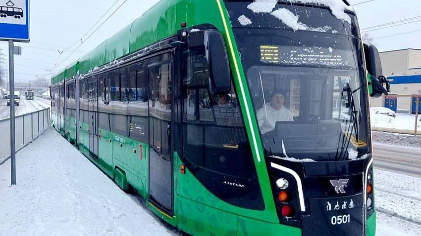 Производитель трехсекционных трамваев отгрузил первую партию для метротрама Челябинска