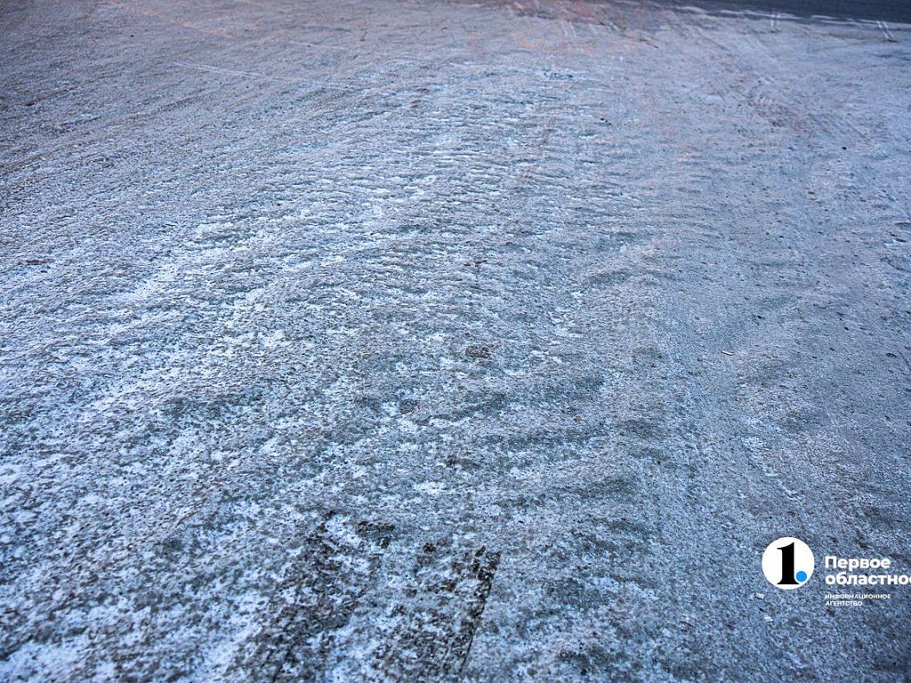 Жители Челябинска жалуются на гололед