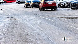 Жители Челябинска жалуются на гололед