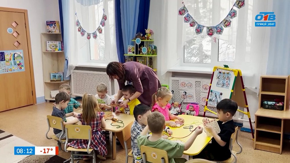 Родители смогут уехать в командировку в сюжете «Круглосуточный детский сад в Златоусте»