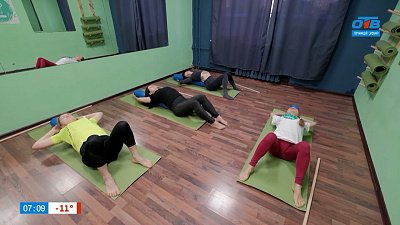 Полезные упражнения в сюжете «Йога для спины»