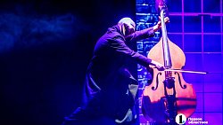 «Человек за объективом видит больше»: в Челябинске открылась фотовыставка Олега Каргаполова