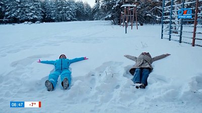 Необычный зимний спорт в сюжете «Фитнес-снеговик»