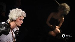 Челябинский Камерный театр прервал череду драм комедией «Синее чудовище»