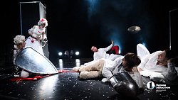 Челябинский Камерный театр прервал череду драм комедией «Синее чудовище»