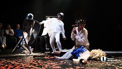 Челябинский Камерный театр прервал череду драм комедией «Синее чудовище»