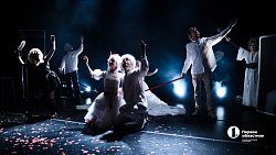 Челябинский Камерный театр прервал череду драм комедией «Синее чудовище»