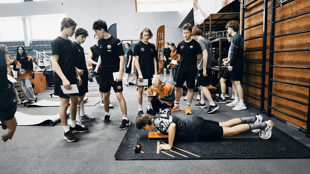 Хоккеисты спортшколы челябинского «Трактора» выполнили нормативы ГТО