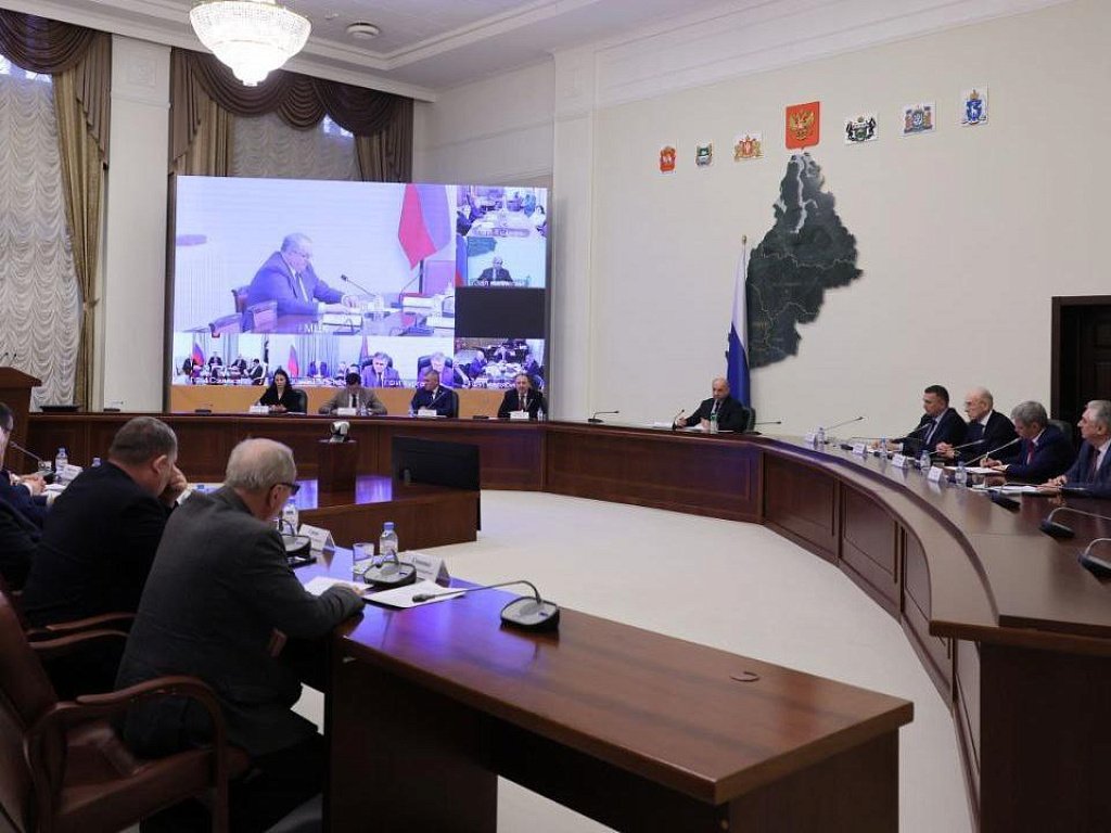 Артем Жога встретился с представителями профсоюзов и работодателей УрФО