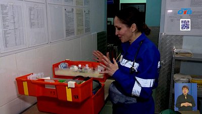 Челябинская телеведущая работает медсестрой