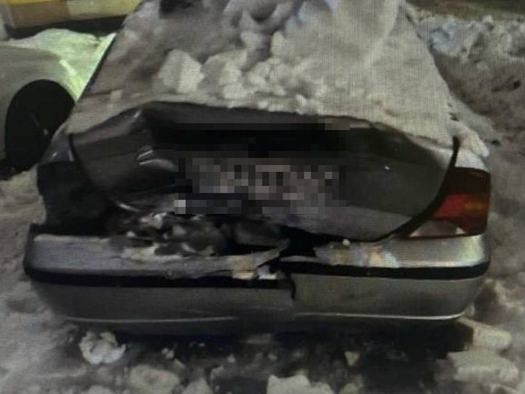 В Челябинске неизвестный на Mazda протаранил три авто и скрылся