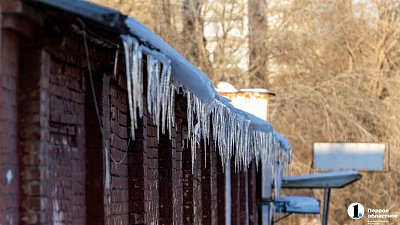 В Челябинске крыши начнут чистить от снега до наступления оттепели