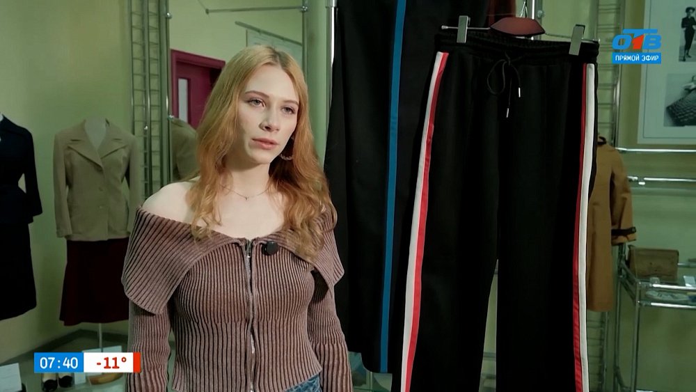 Выбираем штаны с лампасами в рубрике «От сабо до жабо»