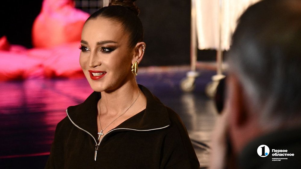 Ольга Бузова презентовала в Челябинске ромком «Равиоли Оли»