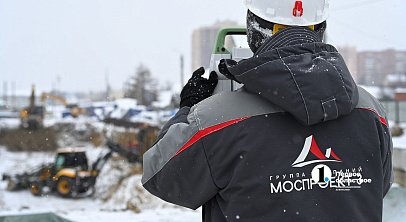 В Челябинске на проспекте Победы продолжают строить котлован для метротрама