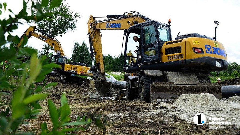 В Сатке двое местных жителей украли деталей экскаватора на миллион рублей