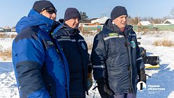 Южноуральские спасатели применяют новейшую технику для распила льда