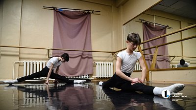 Солист челябинского балета рассказал, как и чем живут артисты за кулисами