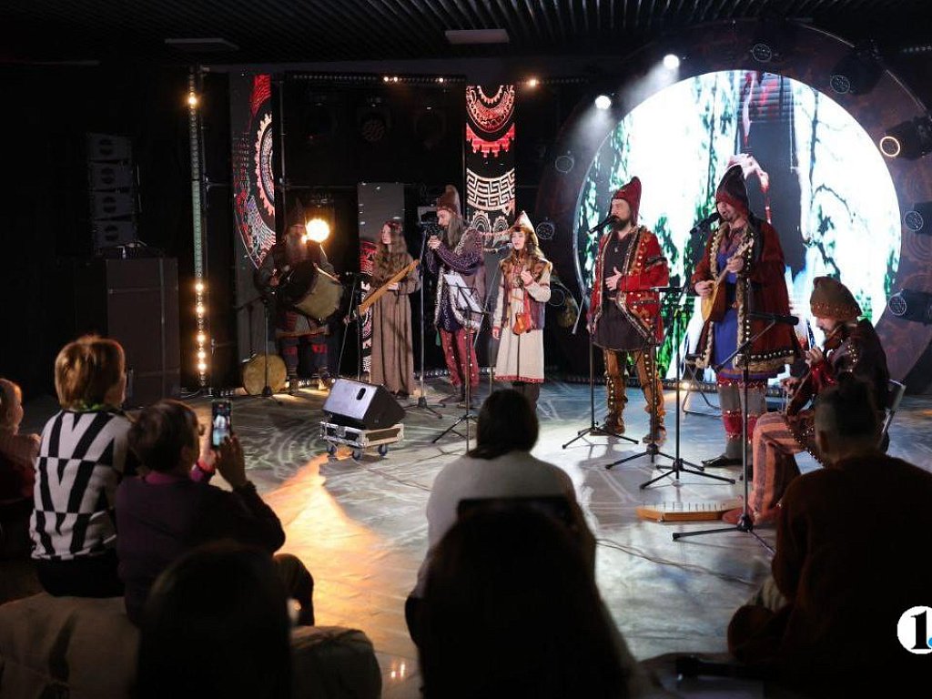 В центре Челябинска в третий раз зажглось «Зимнее солнце Аркаима»