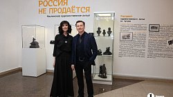 Сергей Безруков прикоснулся к метеориту и сел за парту Есенина в Челябинске