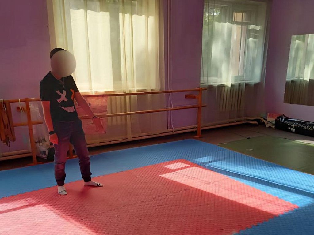 Тренер по карате из Челябинска получила 2,5 года колонии за травму 8‑летнего ученика