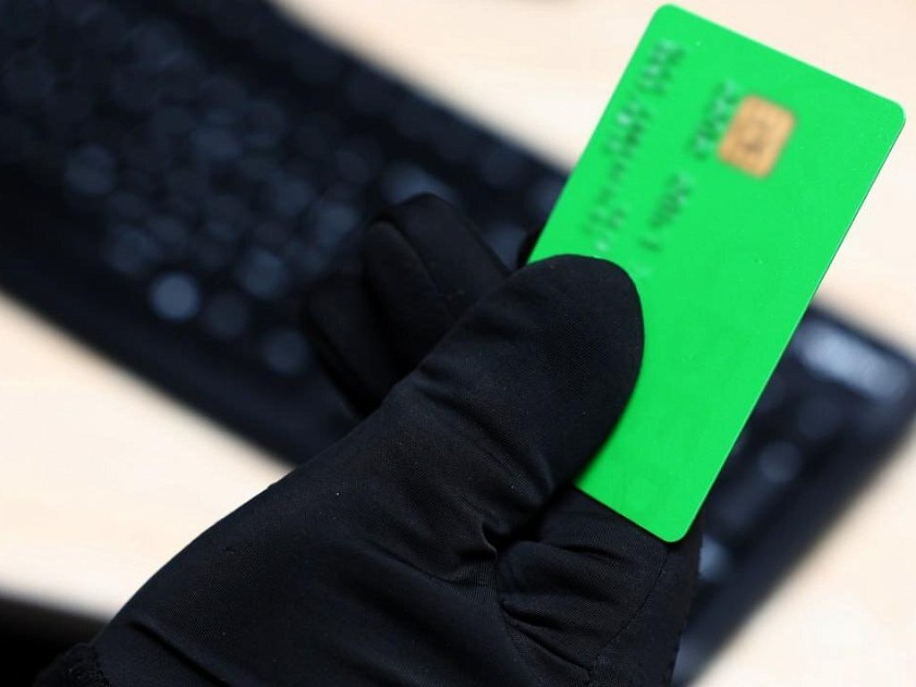 Мошенники оформили кредит на мужчину по его старому номеру телефона