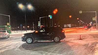 Челябинец сбил двух школьниц на пешеходном переходе в Парковом