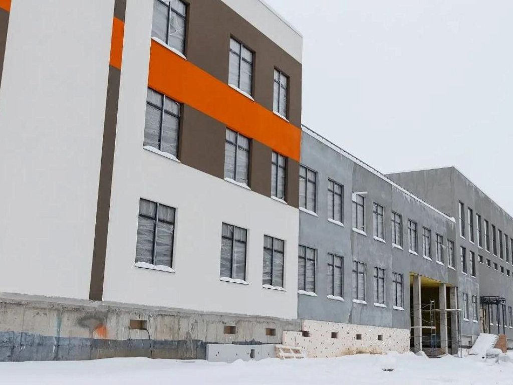 В челябинском микрорайоне Парковый с опережением графиков строится новая школа