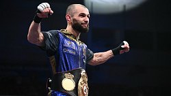 Сергей Ковалев стал почетным гостем турнира RCC в ледовой арене «Трактор»