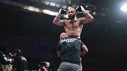 Сергей Ковалев стал почетным гостем турнира RCC в ледовой арене «Трактор»