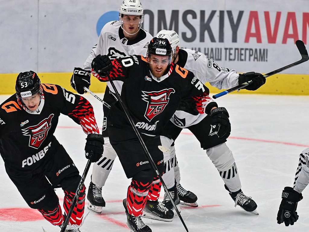 «Трактор» проиграл «Авангарду» хоккейную битву культурных столиц