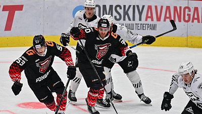 «Трактор» проиграл «Авангарду» хоккейную битву культурных столиц