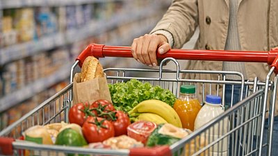 Тележки супермаркетов бывают заселены фекальными бактериями