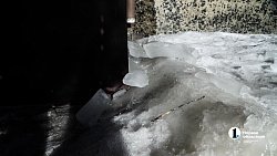 В Челябинске составляют черный список домов с большими сосульками