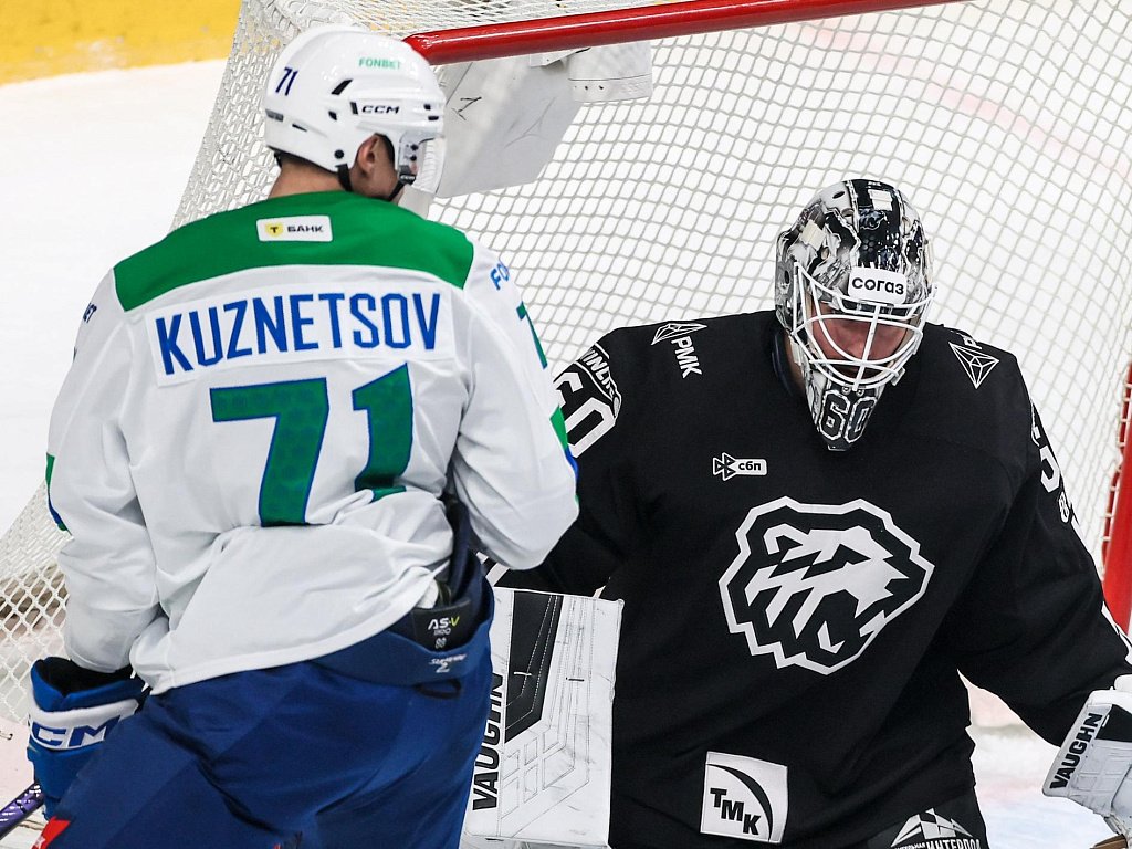 Евгений Кузнецов забросил шайбу «Трактору» и исполнил «птичку» (видео)